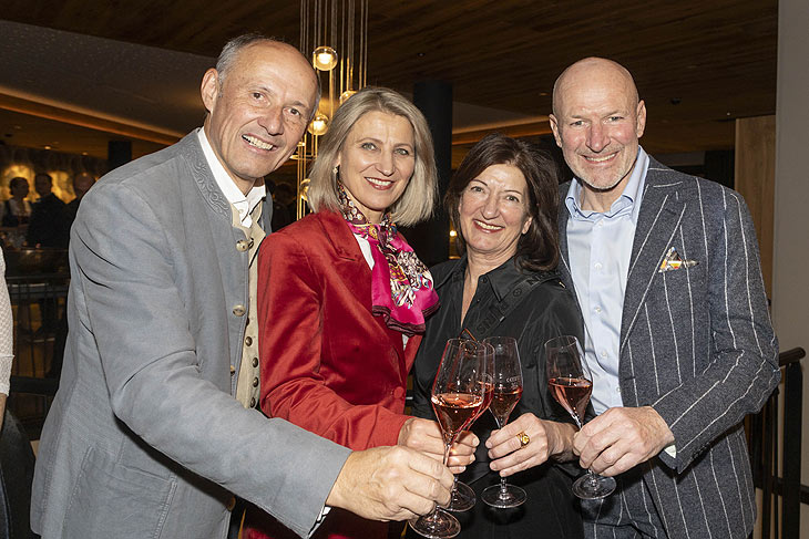 Leo Bauernberger (Salzburger Land Tourismus), Ruth Kamml, Birgit Maier, Alexander Strobl in der World of Congress (&copy;Foto: Gut Brandlhof) 